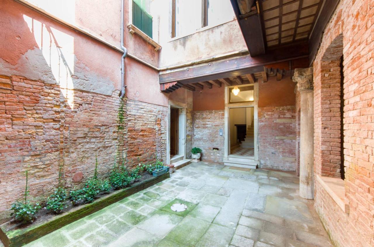 Residenza La Torretta Apartman Velence Kültér fotó